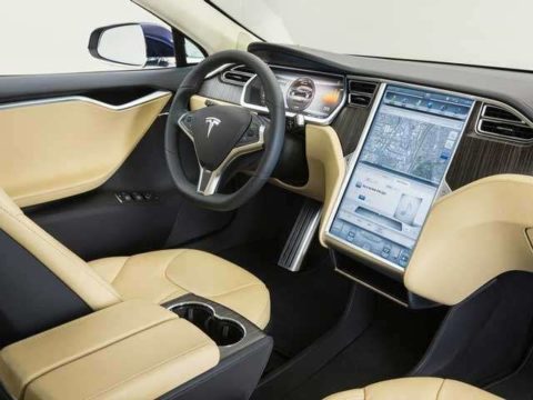 Tesla Model S: in arrivo miglioramenti per l'autopilota