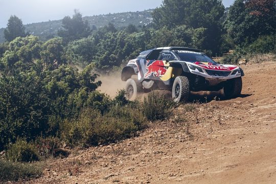 Peugeot presenta la nuova 3008DKR Maxi per il Rally Dakar 2018