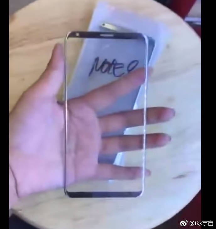 Due nuovi leak mostrano il Galaxy Note 8: uno realistico, l'altro meno