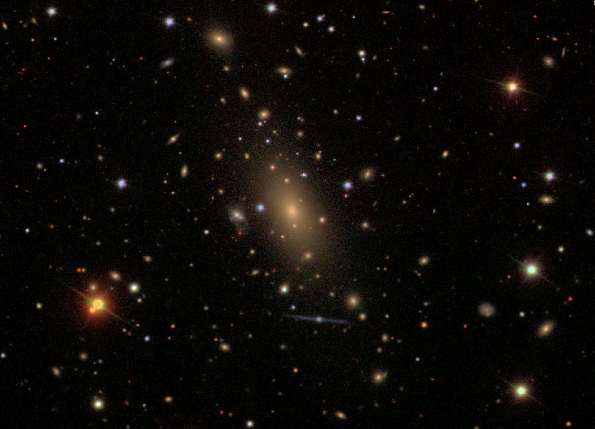 Galassia IC 1101, la più grande finora conosciuta