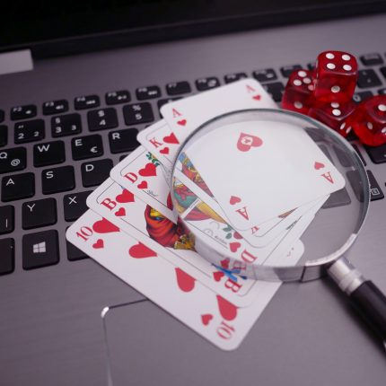 Poker online: per molti una vera e propria professione